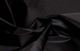ткань курточная таффета 190t, wr/pu silver, 65гр/м2, 100пэ, 150см, черный/s580, (рул 100м) tpx028 купить в Томске.
